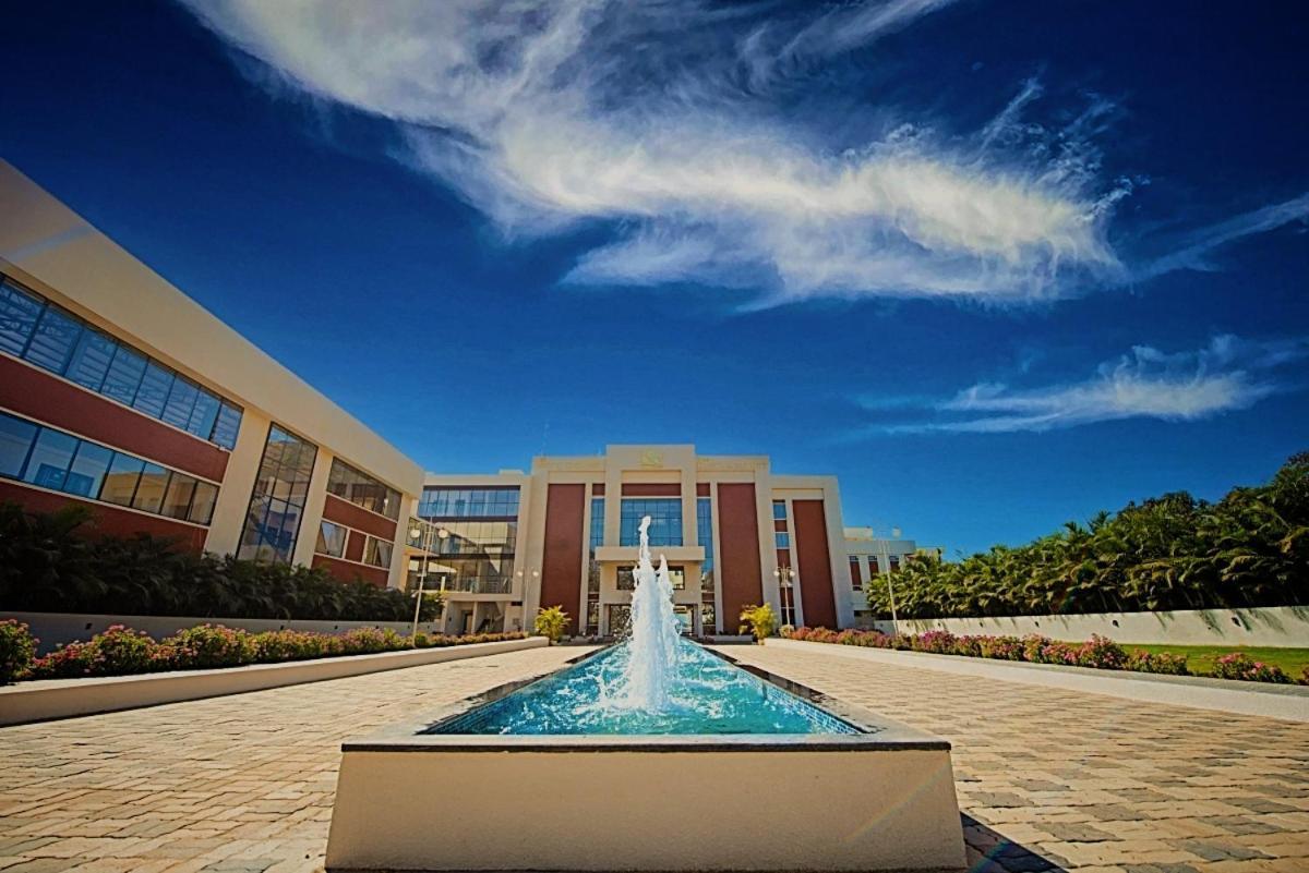 The King'S Meadows Hotel Golhalli Екстериор снимка