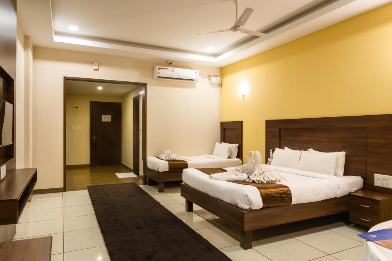 The King'S Meadows Hotel Golhalli Екстериор снимка