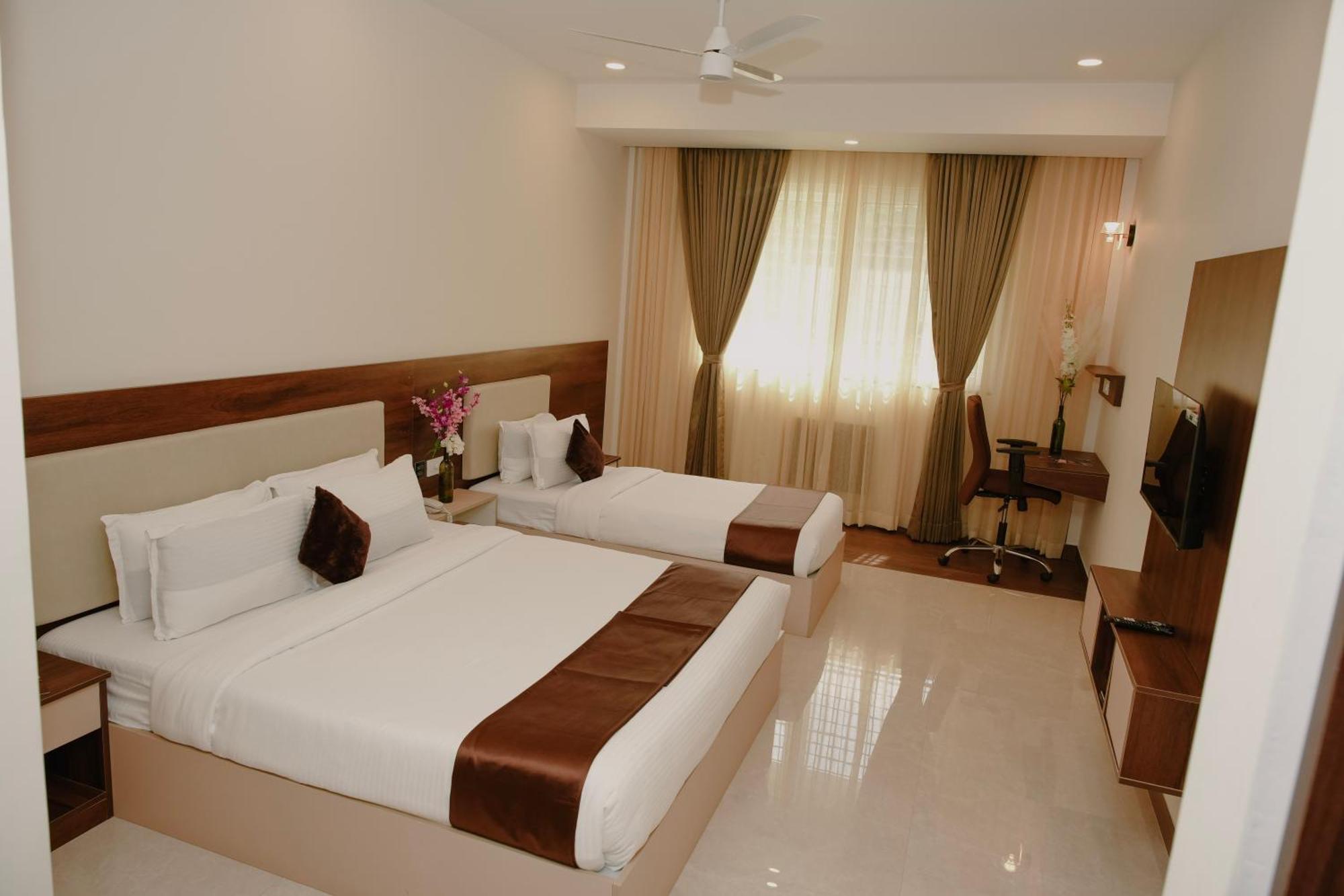 The King'S Meadows Hotel Golhalli Екстериор снимка
