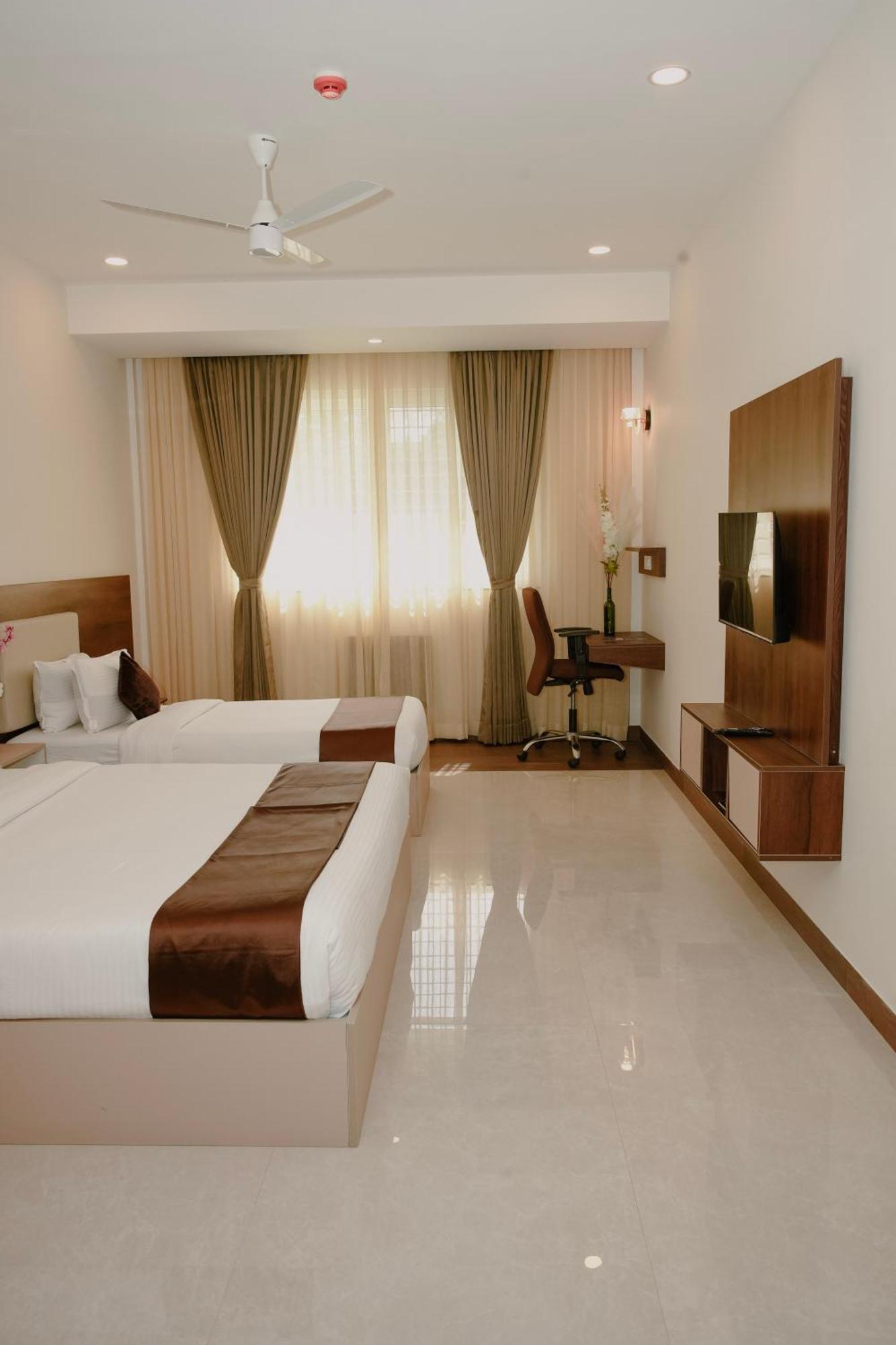 The King'S Meadows Hotel Golhalli Екстериор снимка