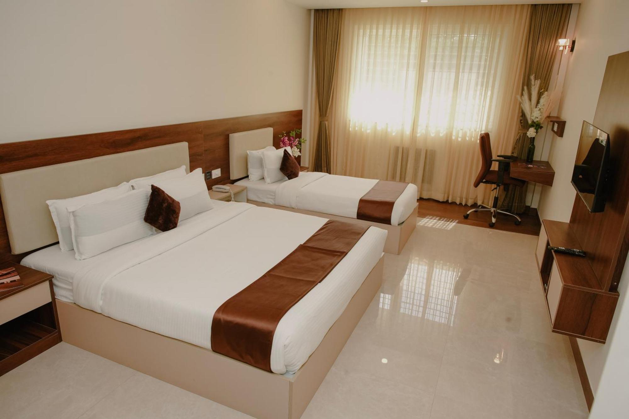 The King'S Meadows Hotel Golhalli Екстериор снимка
