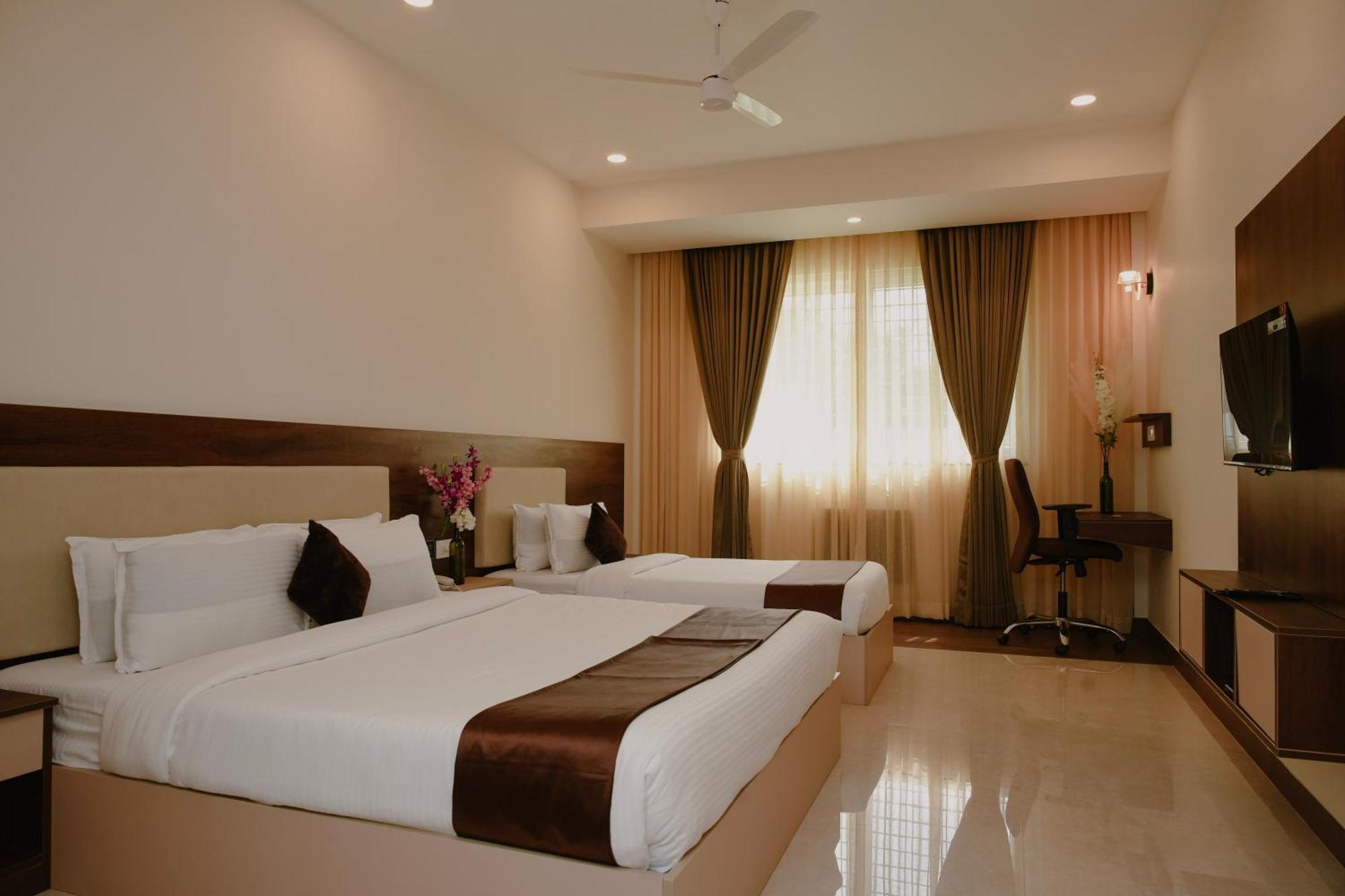 The King'S Meadows Hotel Golhalli Екстериор снимка