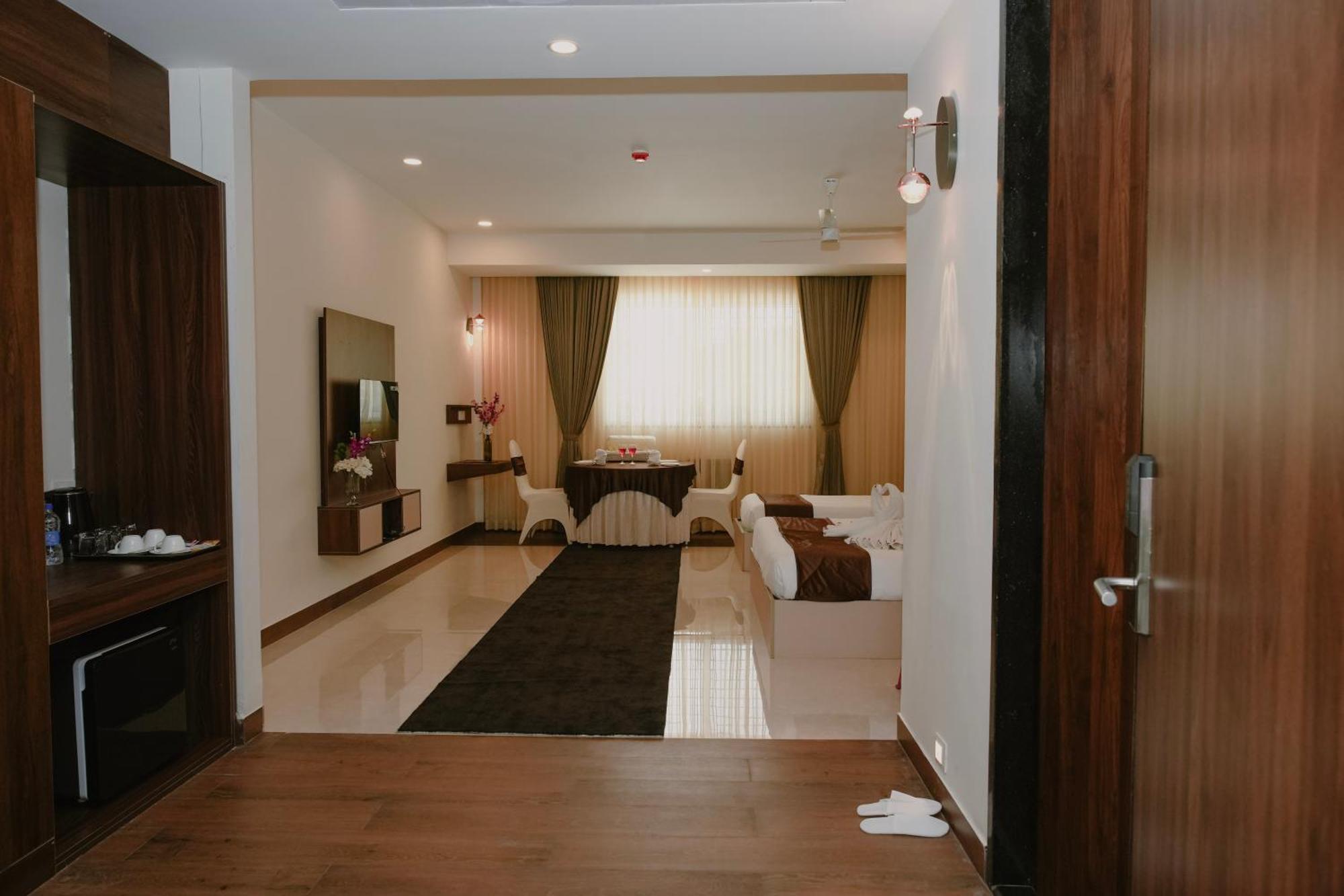 The King'S Meadows Hotel Golhalli Екстериор снимка