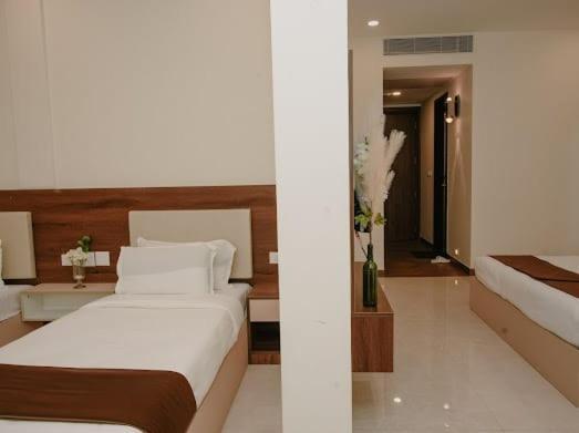 The King'S Meadows Hotel Golhalli Екстериор снимка
